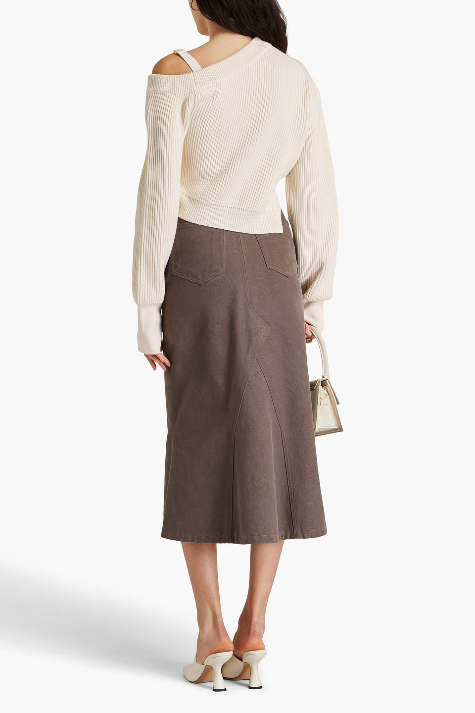 Jacquemus Seville Asymmetric Cropped Wool-blend Sweater In Ecru