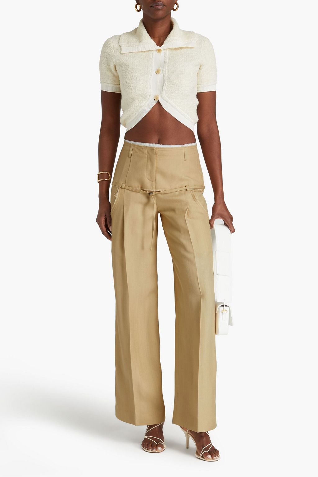 JACQUEMUS بنطال من الكنفا بأرجل واسعة مزين بحزام