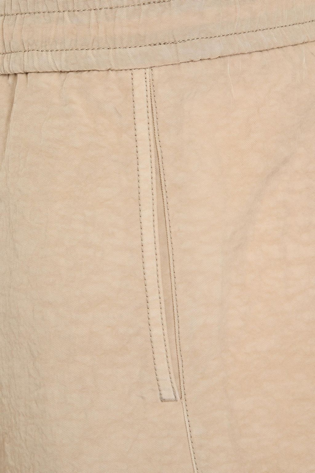 JACQUEMUS بنطال مصنوع من الكنفا بتصميم مجعّد