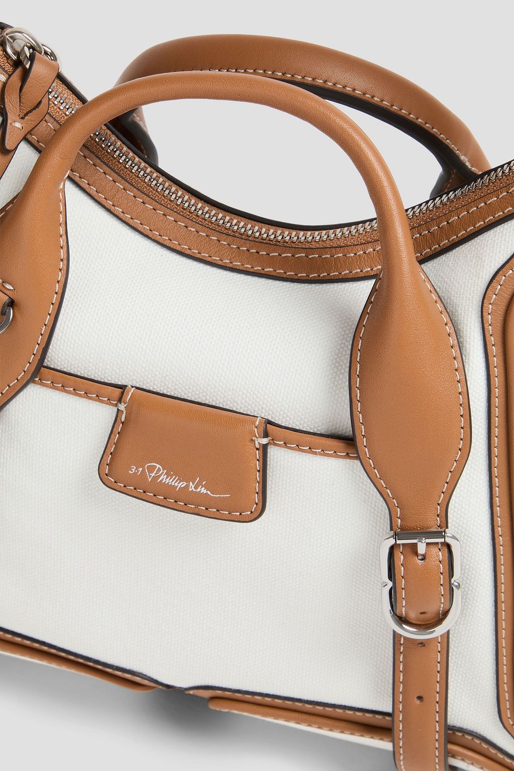 3.1 PHILLIP LIM حقيبة كتف باشلي موتو من الكنفا مزينة بحواف من الجلد