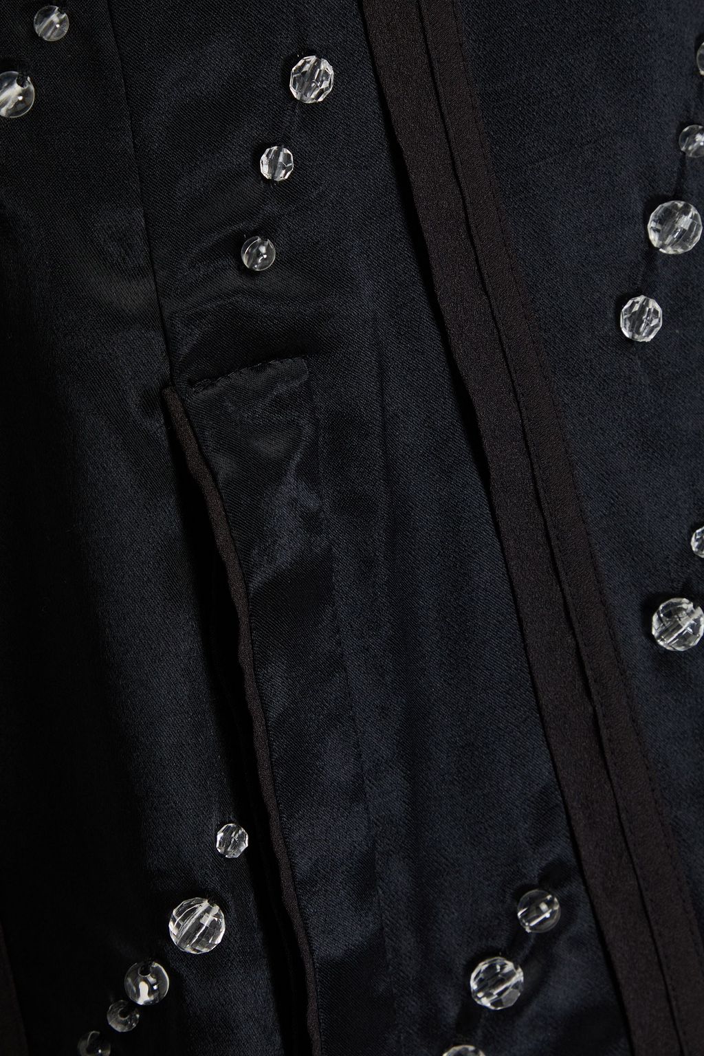 3.1 PHILLIP LIM بلوزة من الساتان مزيّنة بالخرز