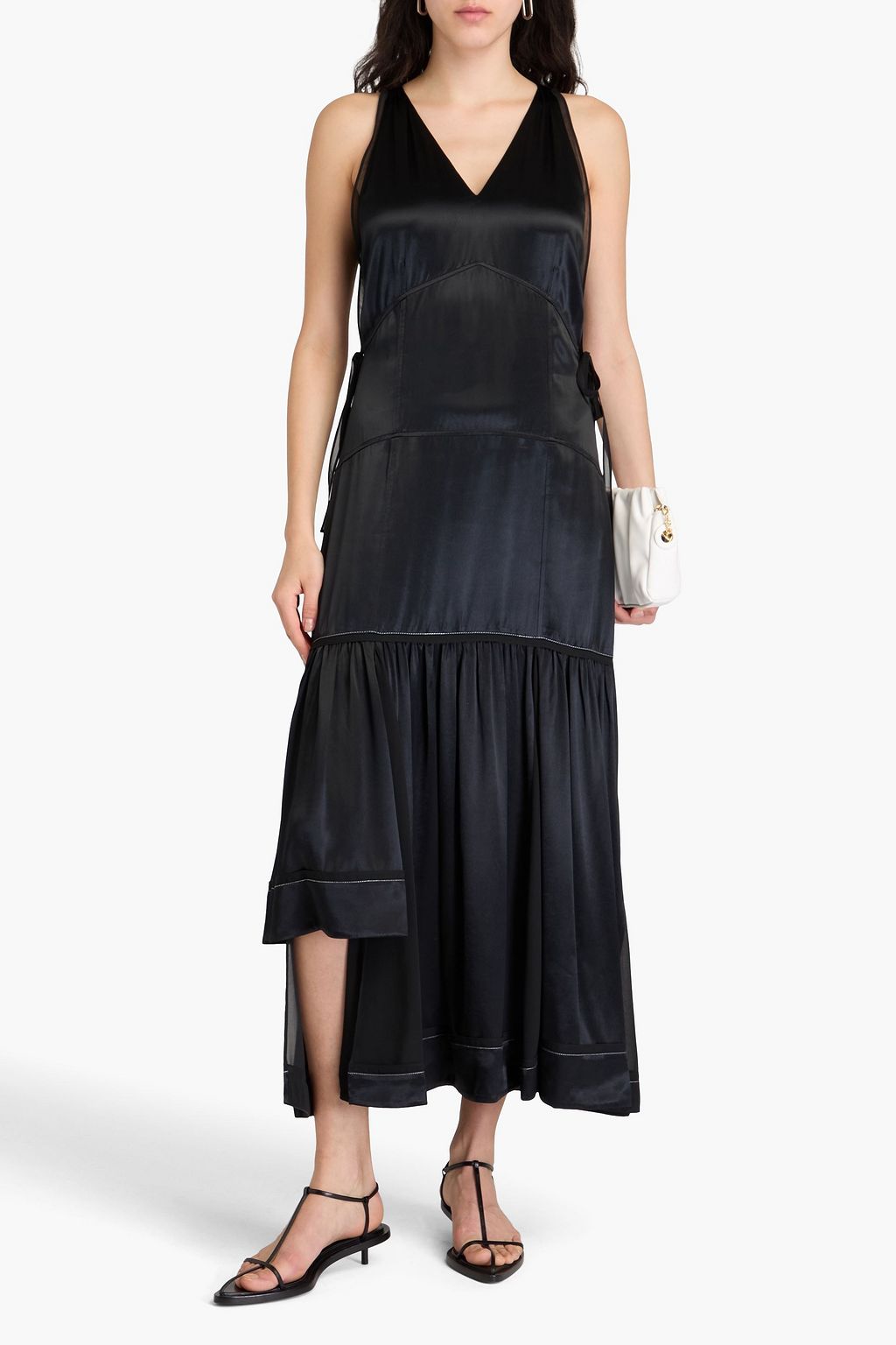 3.1 PHILLIP LIM فستان بطبقات من الساتان بقصّة غير متماثلة