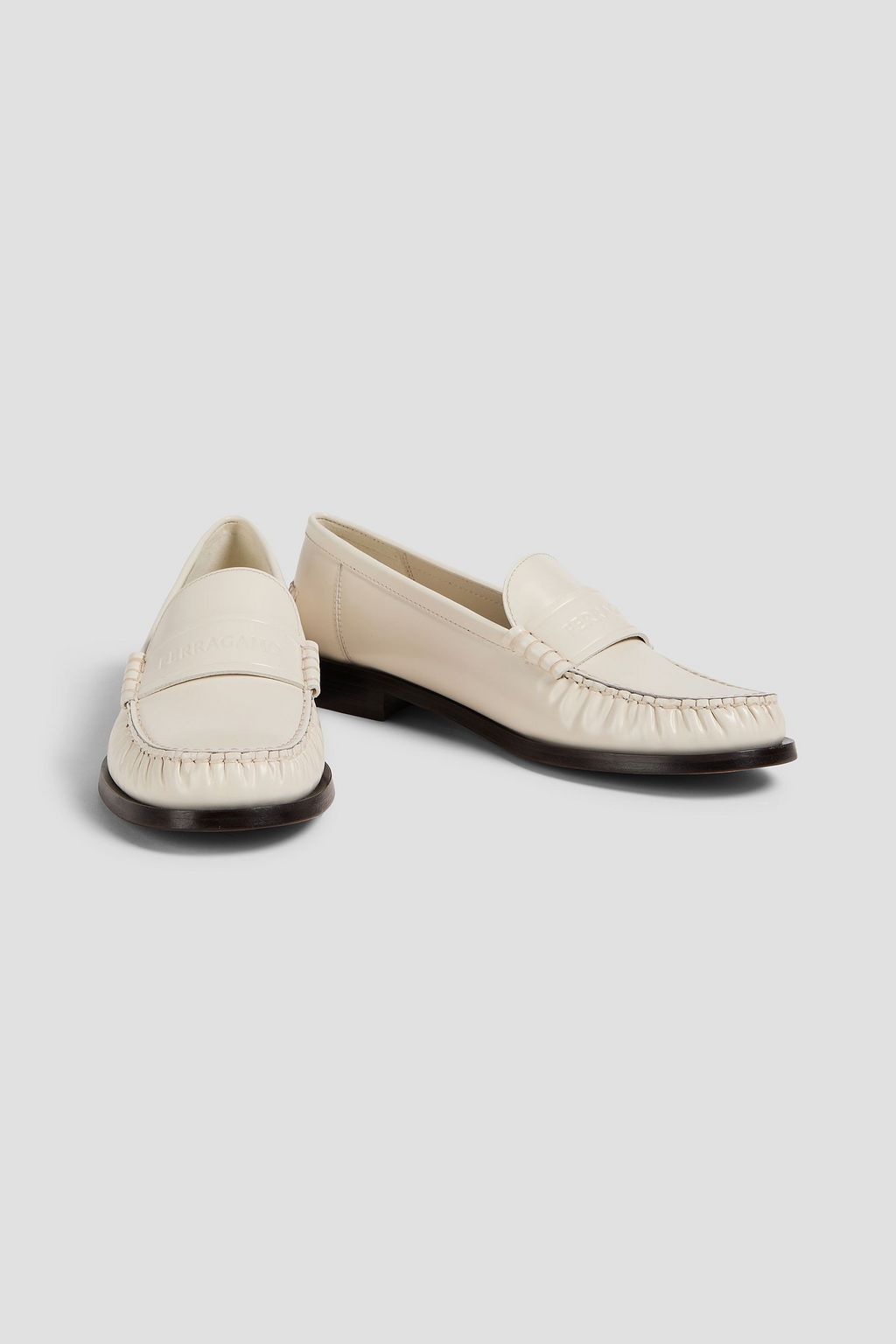 FERRAGAMO حذاء لوفر من الجلد اللامع منقوش