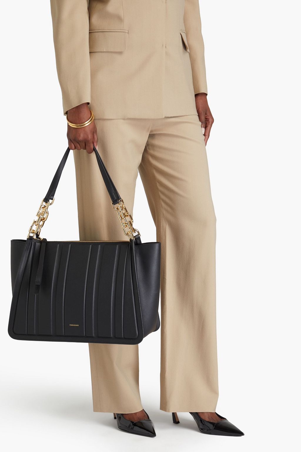 FERRAGAMO حقيبة توت من الجلد بتصميم منقوش