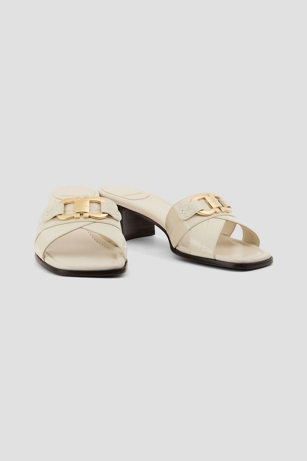 FERRAGAMO Lorelie クロコ風レザー サンダル