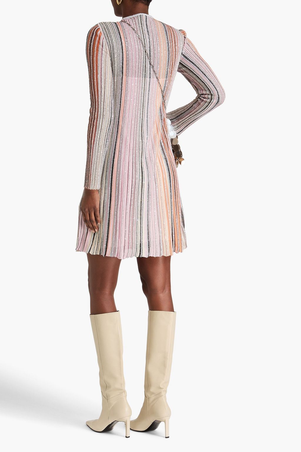 MISSONI فستان قصير بدون أكمام مخطط بحبكة مضلّعة بلون معدني مزين بالترتر