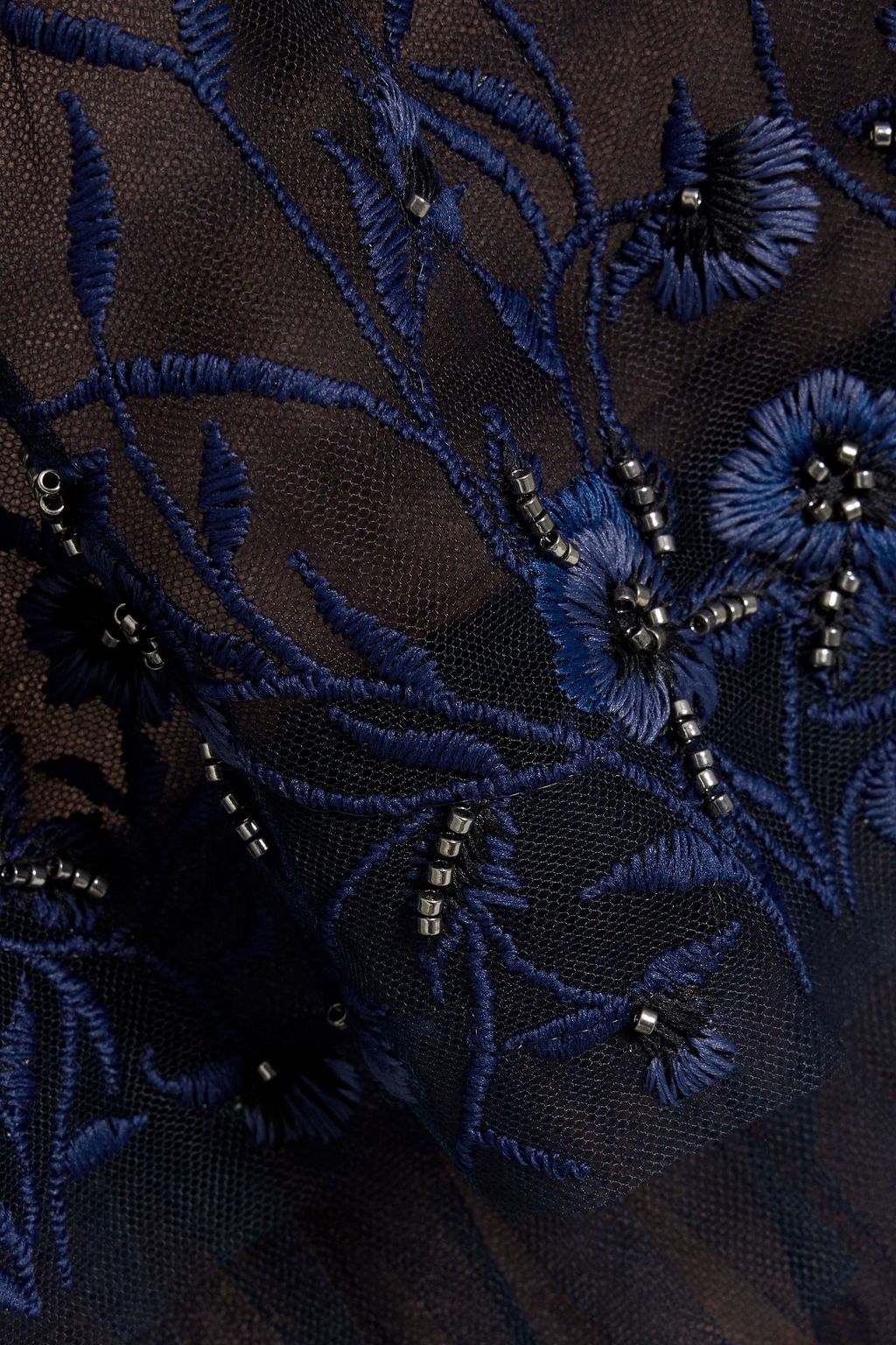 MARCHESA NOTTE فستان سهرة بدون حمالات بطبقات من التول المزيّن