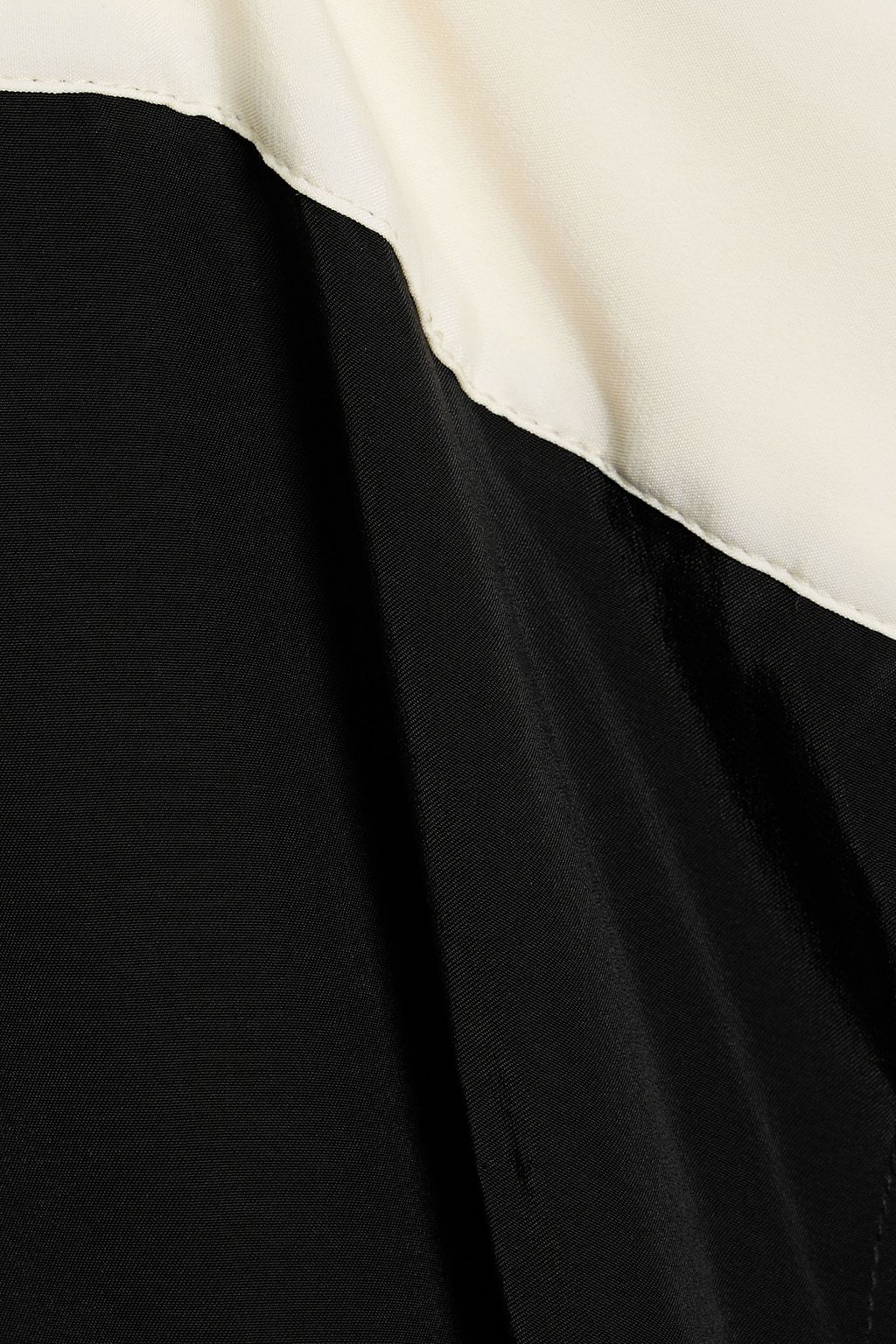 BY MALENE BIRGER فستان "جابرياس" متوسط الطول بدرجتين من الألوان مزيّن بقماش منسدل