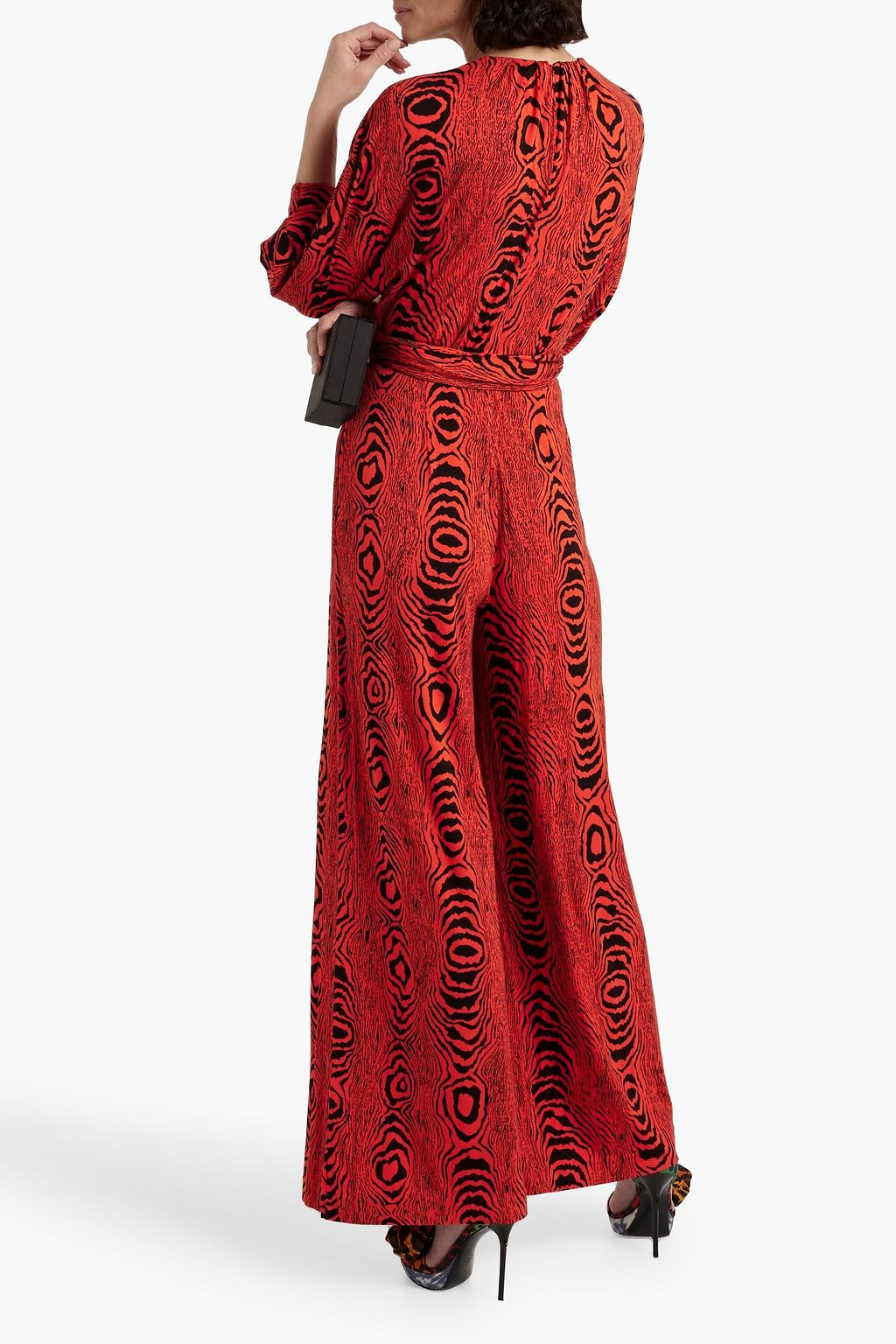 DIANE VON FURSTENBERG جمبسوت "أوريليا" من الجيرسي المطاط بأرجل واسعة بطبعة جلد الحمار الوحشي
