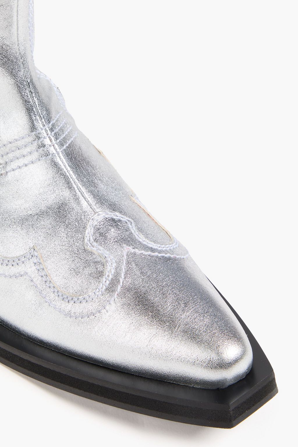 GANNI Cowboy Boots in Metallic-Optik mit Stickereien