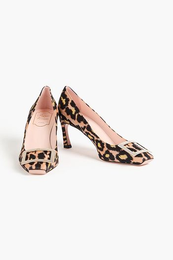 ROGER VIVIER حذاء بيل فيفييه ترومبيت بكعب عالٍ من الجاكار بطبعة جلد الفهد بإبزيم