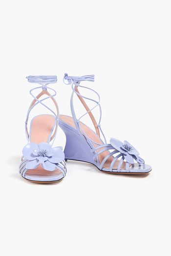 ZIMMERMANN パテントレザー サンダル フローラルアップリケ付き