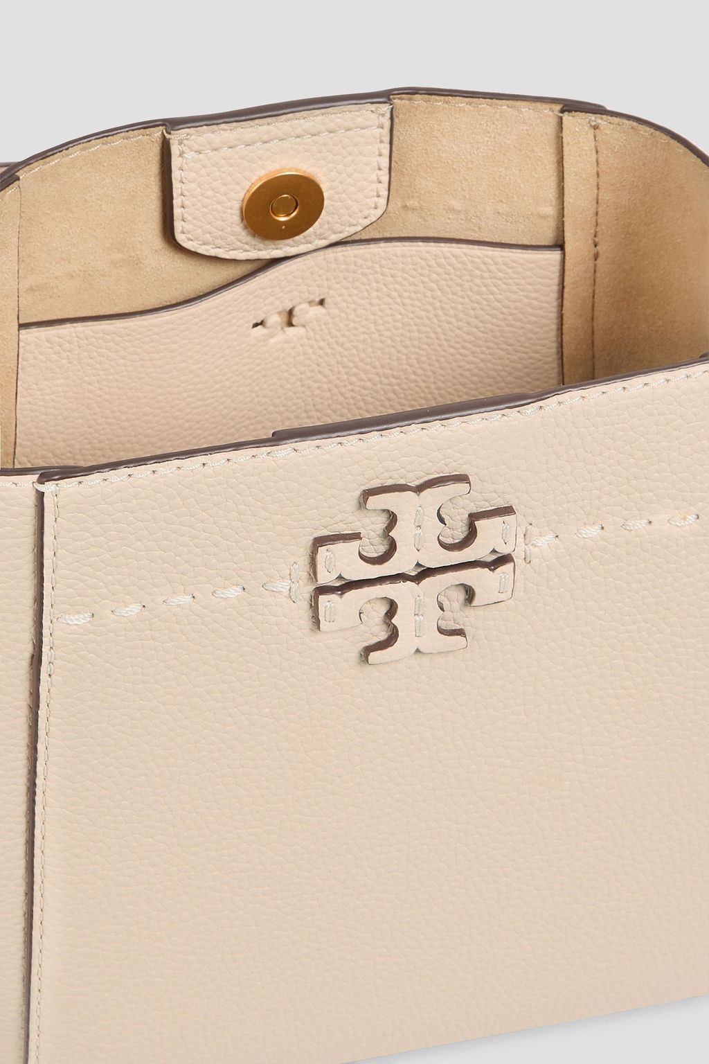 TORY BURCH حقيبة باكيت "ماكجرو" صغيرة من الجلد المُحبّب