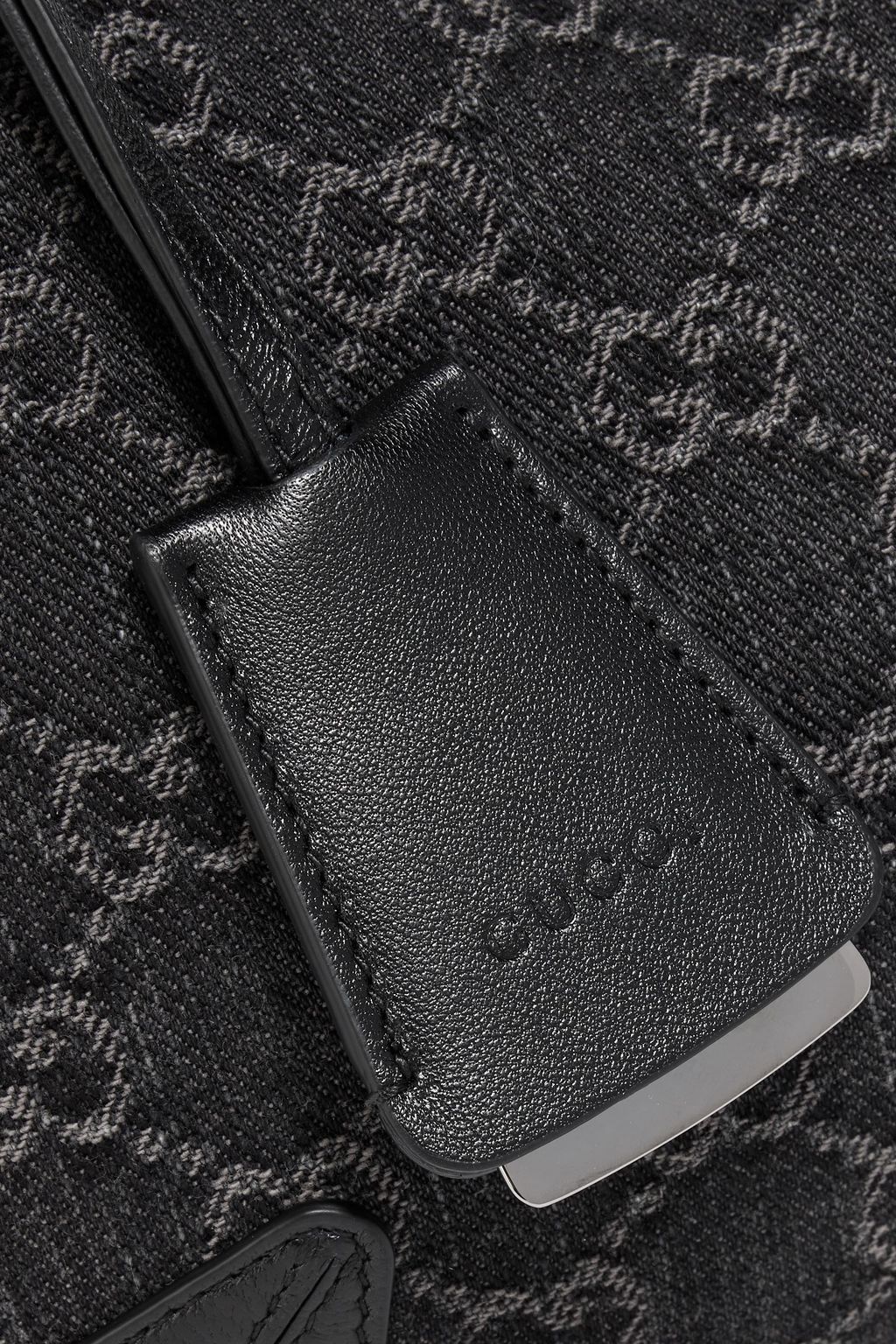 GUCCI حقيبة كتف مصنوعة من الجاكار والدنيم بحافات من الجلد