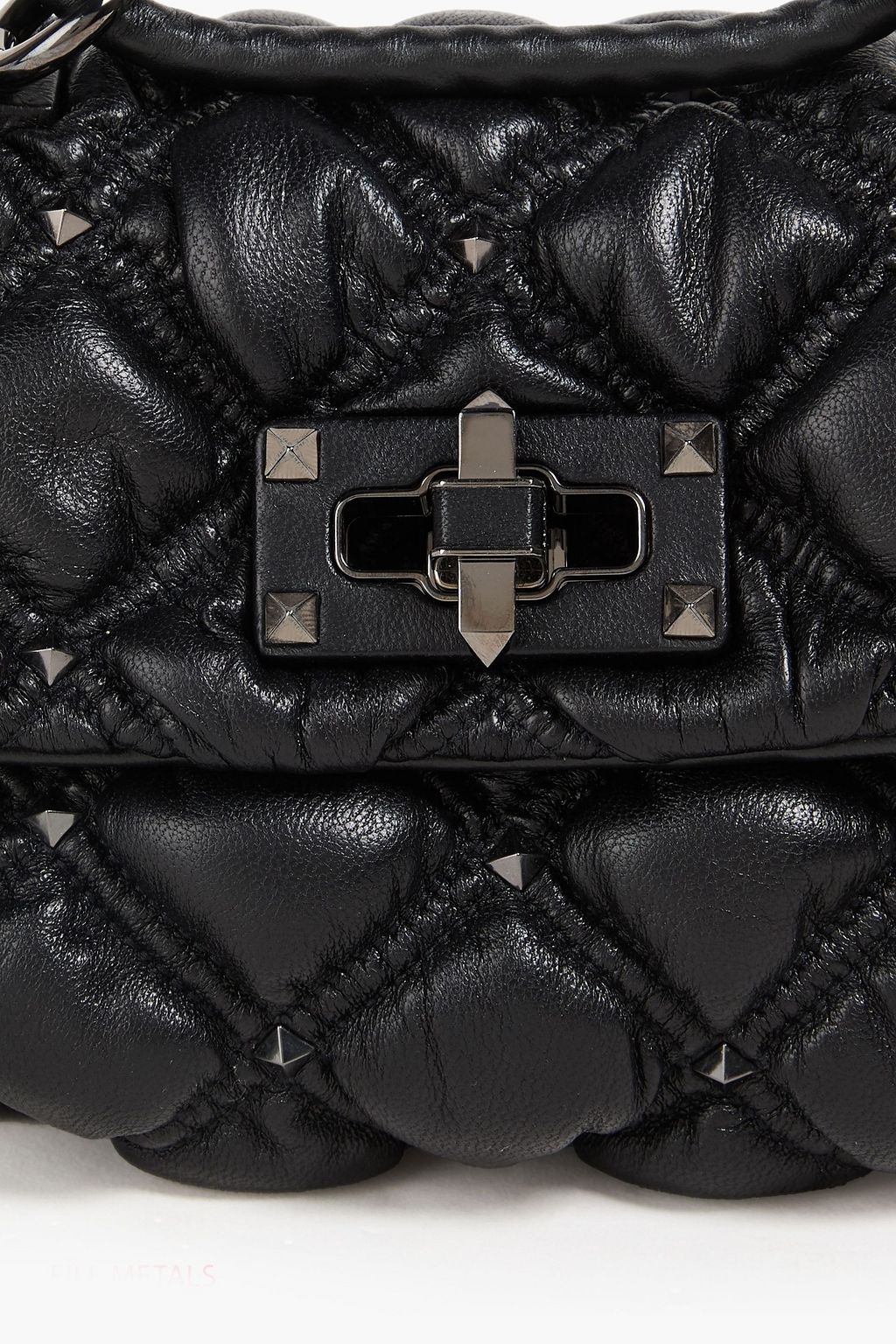 VALENTINO GARAVANI حقيبة كتف "سبايكيمي" مصنوعة من الجلد بتصميم مبطّن ومزيّنة بدبابيس معدنية