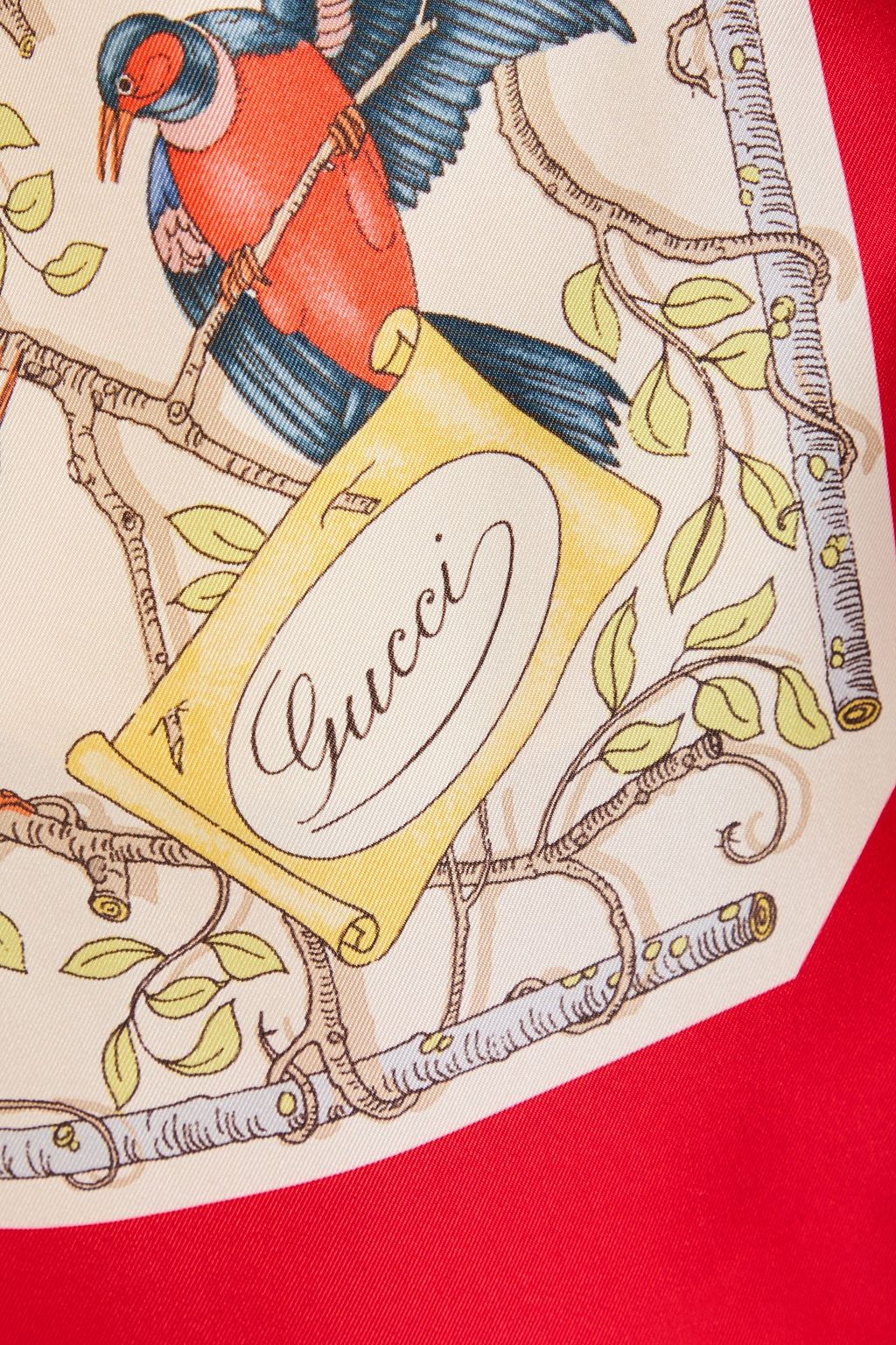 GUCCI شورت من حرير تويل مزين بطبعات