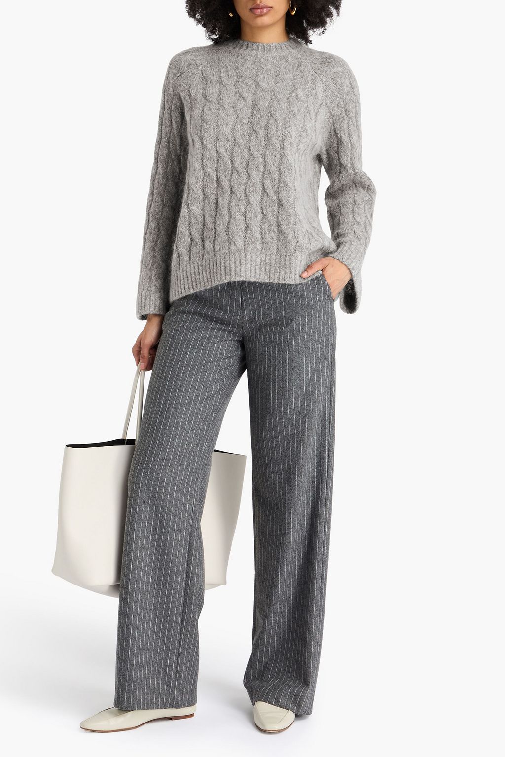 BRUNELLO CUCINELLI Pullover aus einer Woll-Mohairmischung mit Zopfstrickmuster und Zierperlen