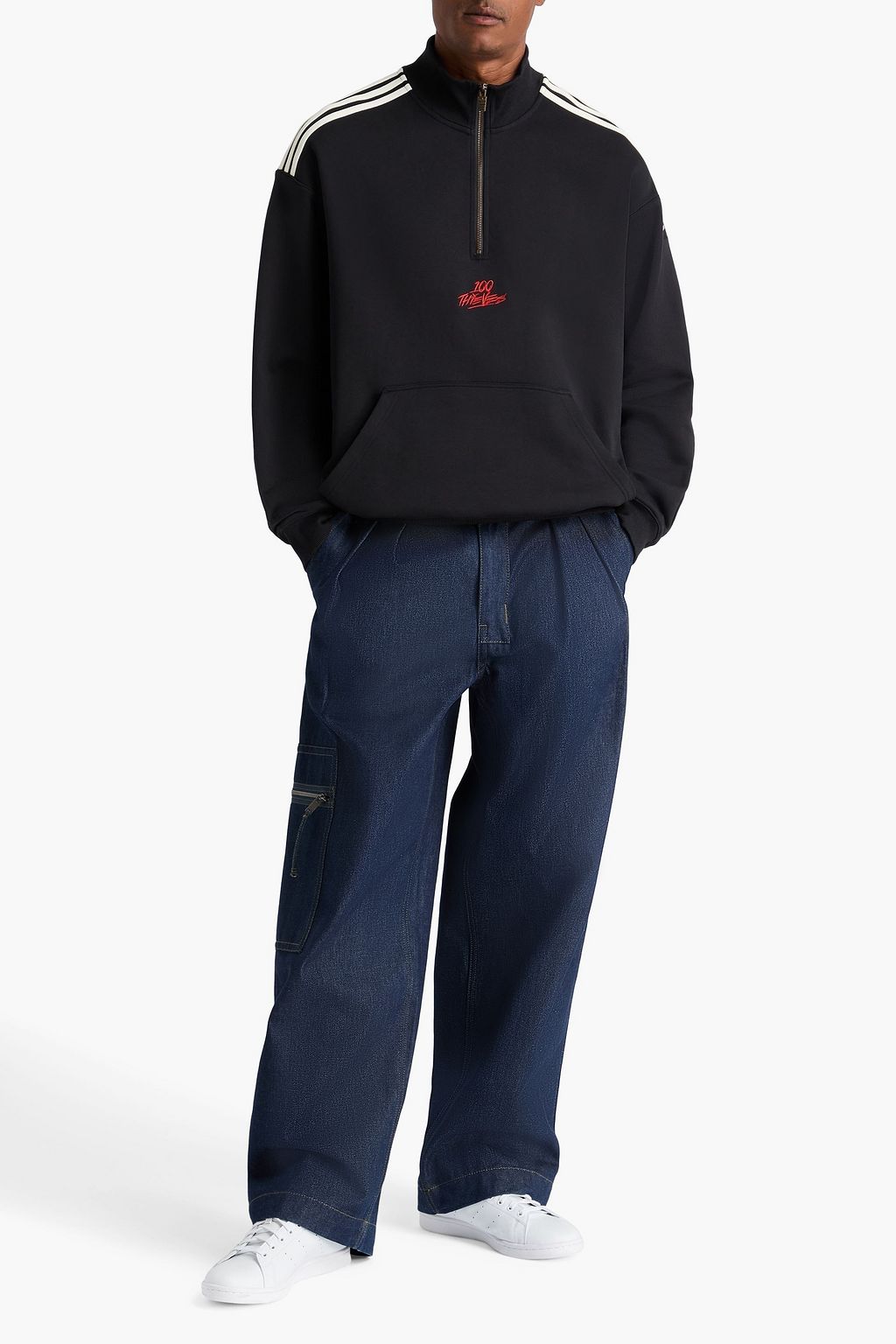 ADIDAS ORIGINALS X 100 THIEVES سويت شيرت من الصوف الناعم ومزيج من القطن بتصميم مطرّز