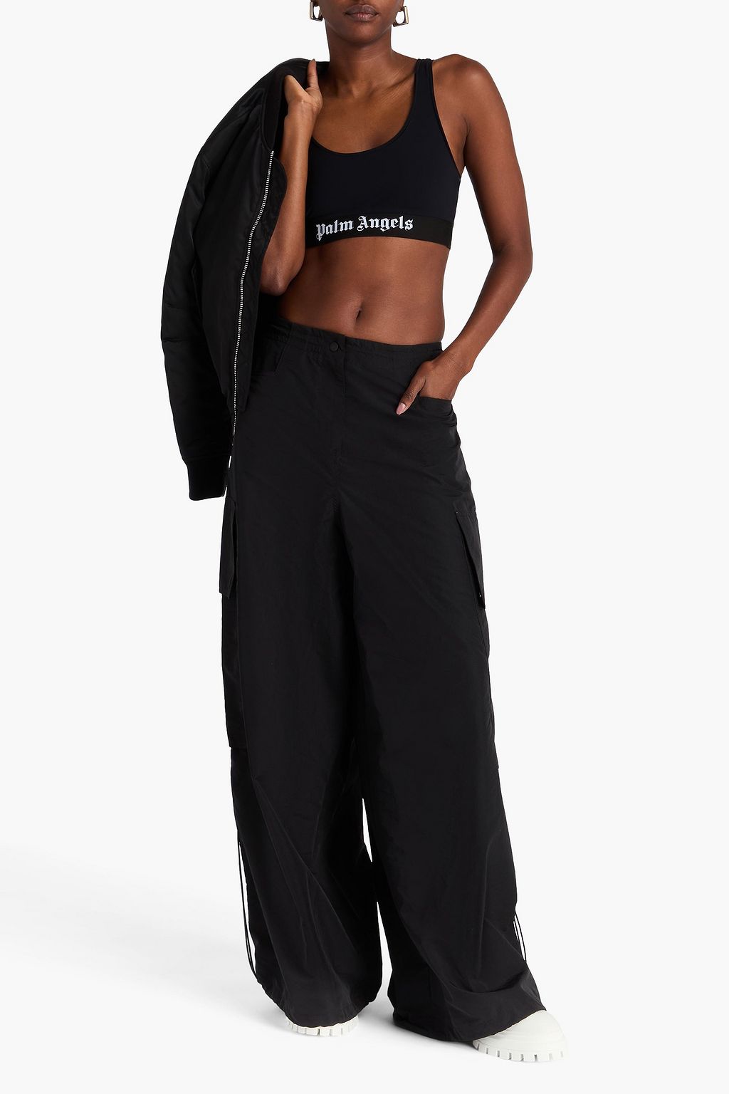 PALM ANGELS بنطال كارجو من قماش عازل بأرجل واسعة