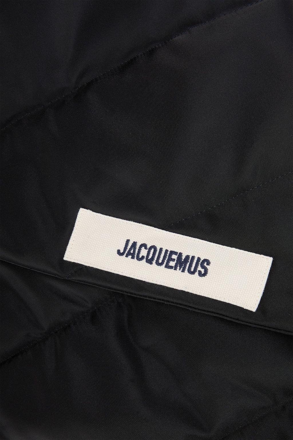 JACQUEMUS Quilted shell scarf