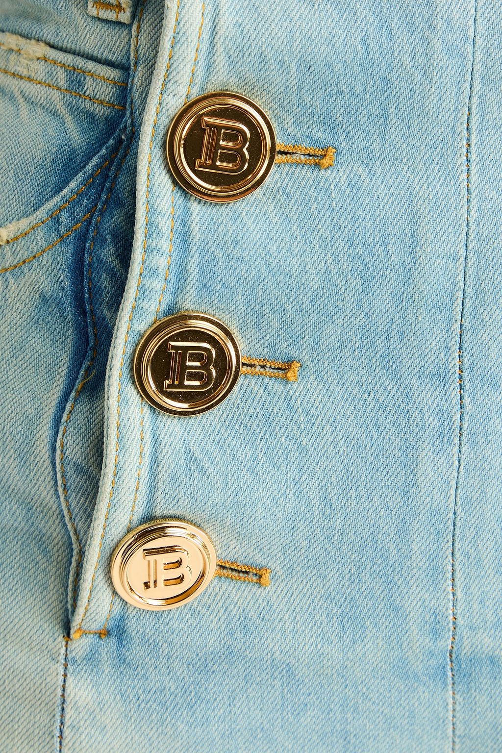 BALMAIN شورت من الدنيم بلون باهت