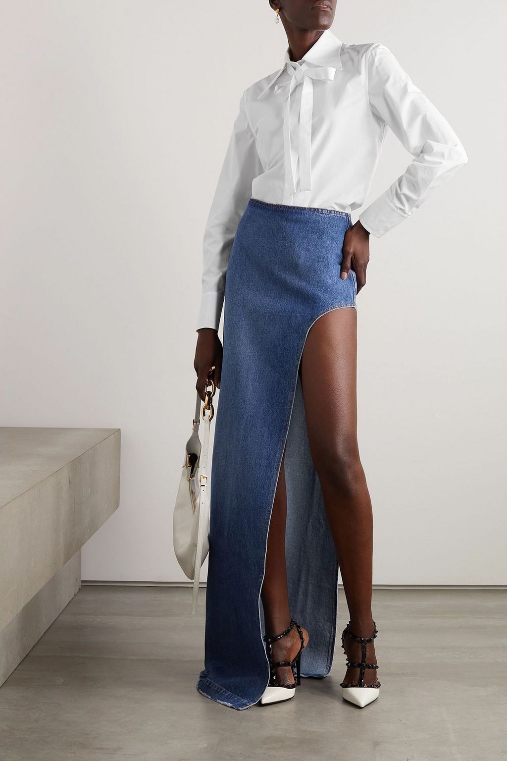 VALENTINO GARAVANI Pussy-bow cotton-poplin shirt