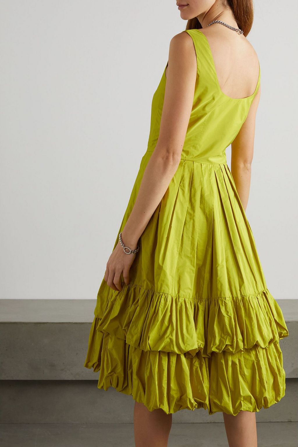 MOLLY GODDARD Nikita gestuftes Kleid aus Taft mit Falten