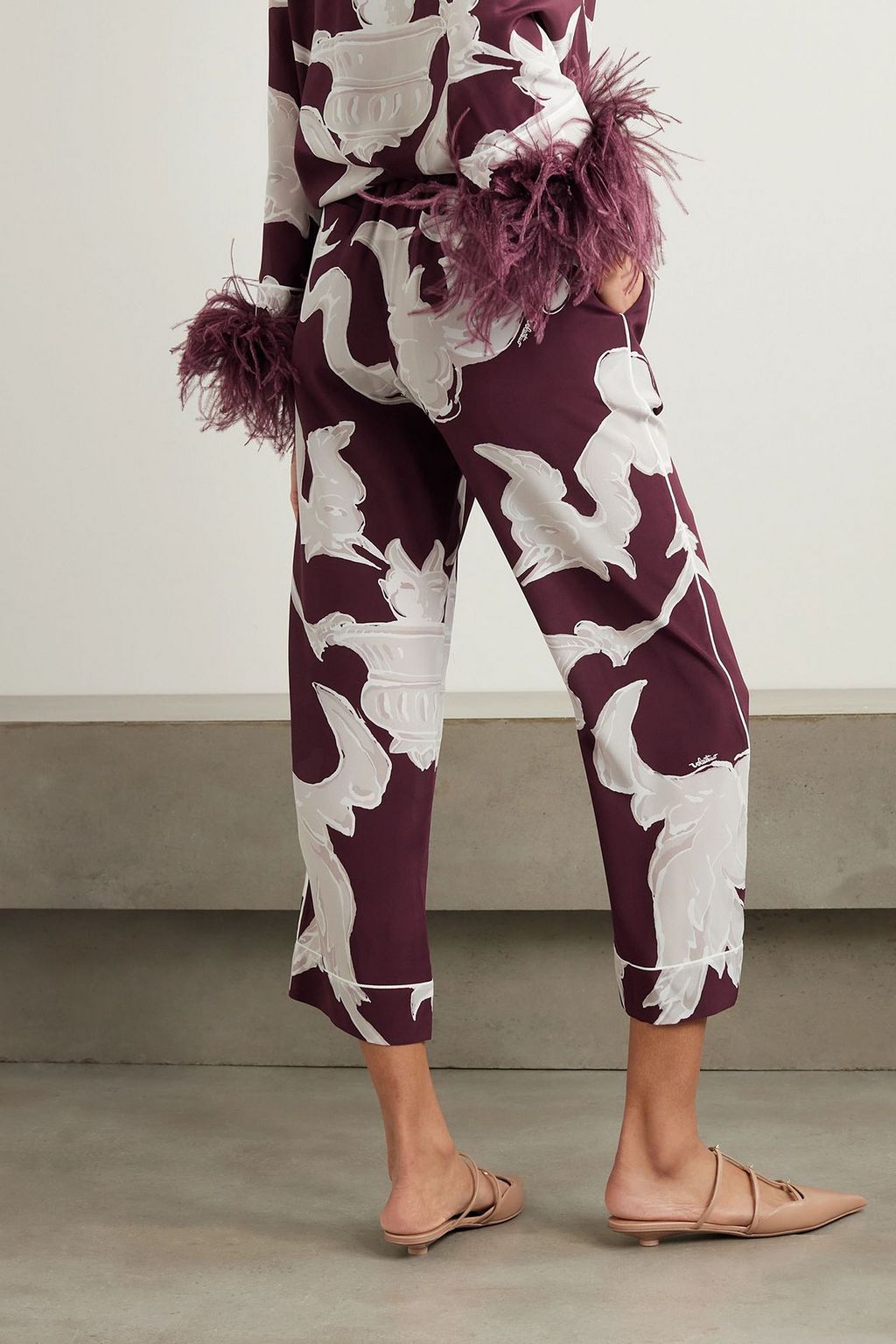 VALENTINO GARAVANI Cropped printed silk-crepe de chine pants