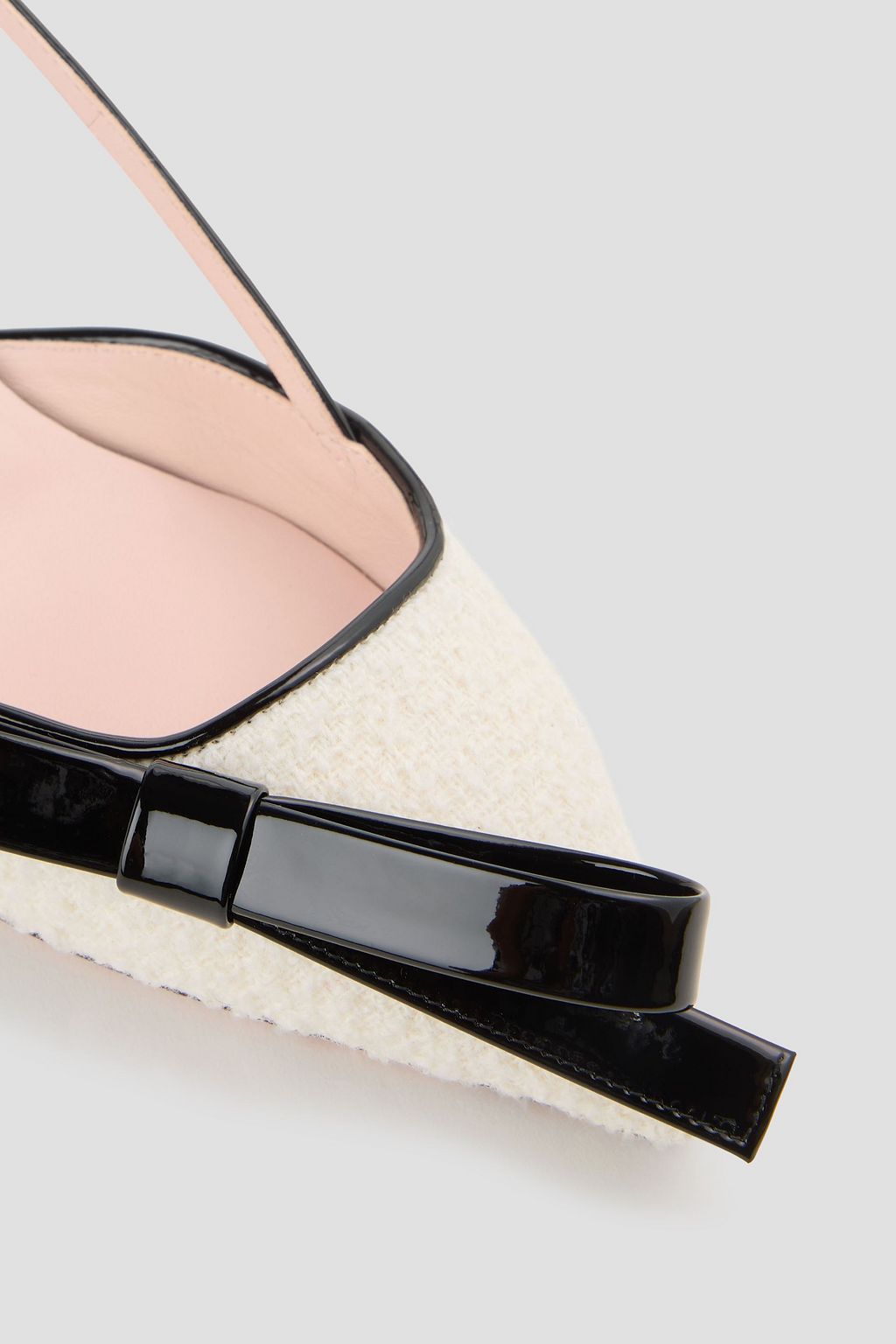 ROGER VIVIER Virgule 55 パテントレザー&ブークレツイード スリングバックパンプス