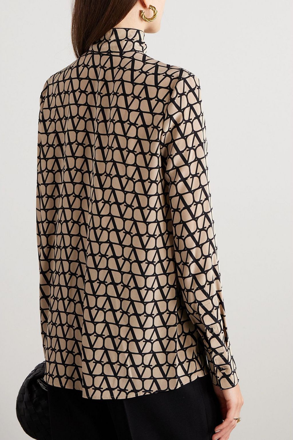 VALENTINO GARAVANI Pussy-bow printed silk shirt