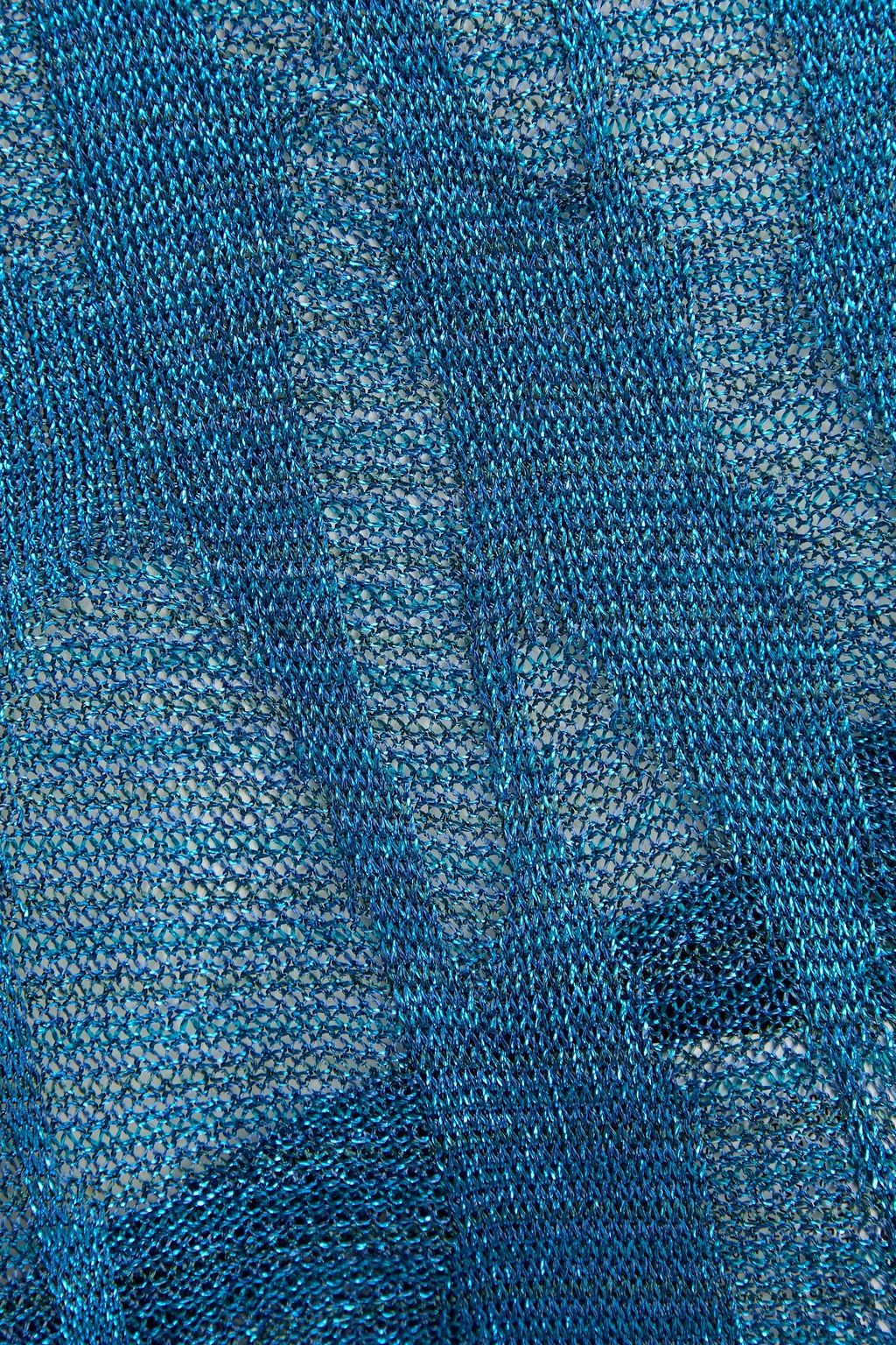 MISSONI بلوزة قصيرة بياقة هالتر الدائرية من نسيج بحبكة كروشيه ولون ميتاليك