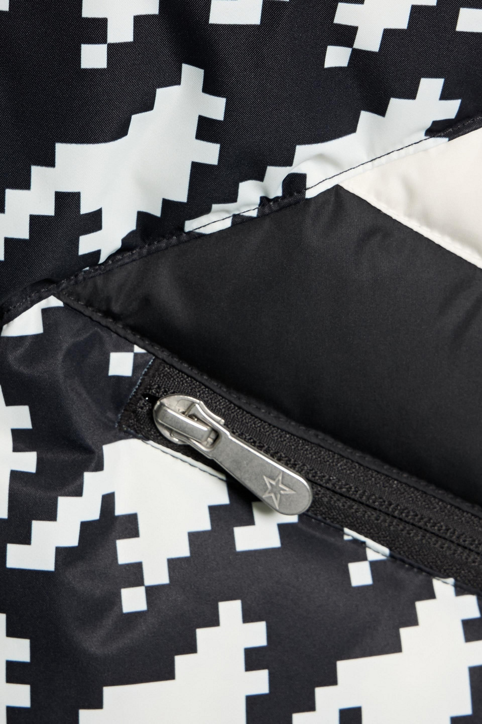Perfect Moment Houndstooth Quilted Ski Jacket In Black