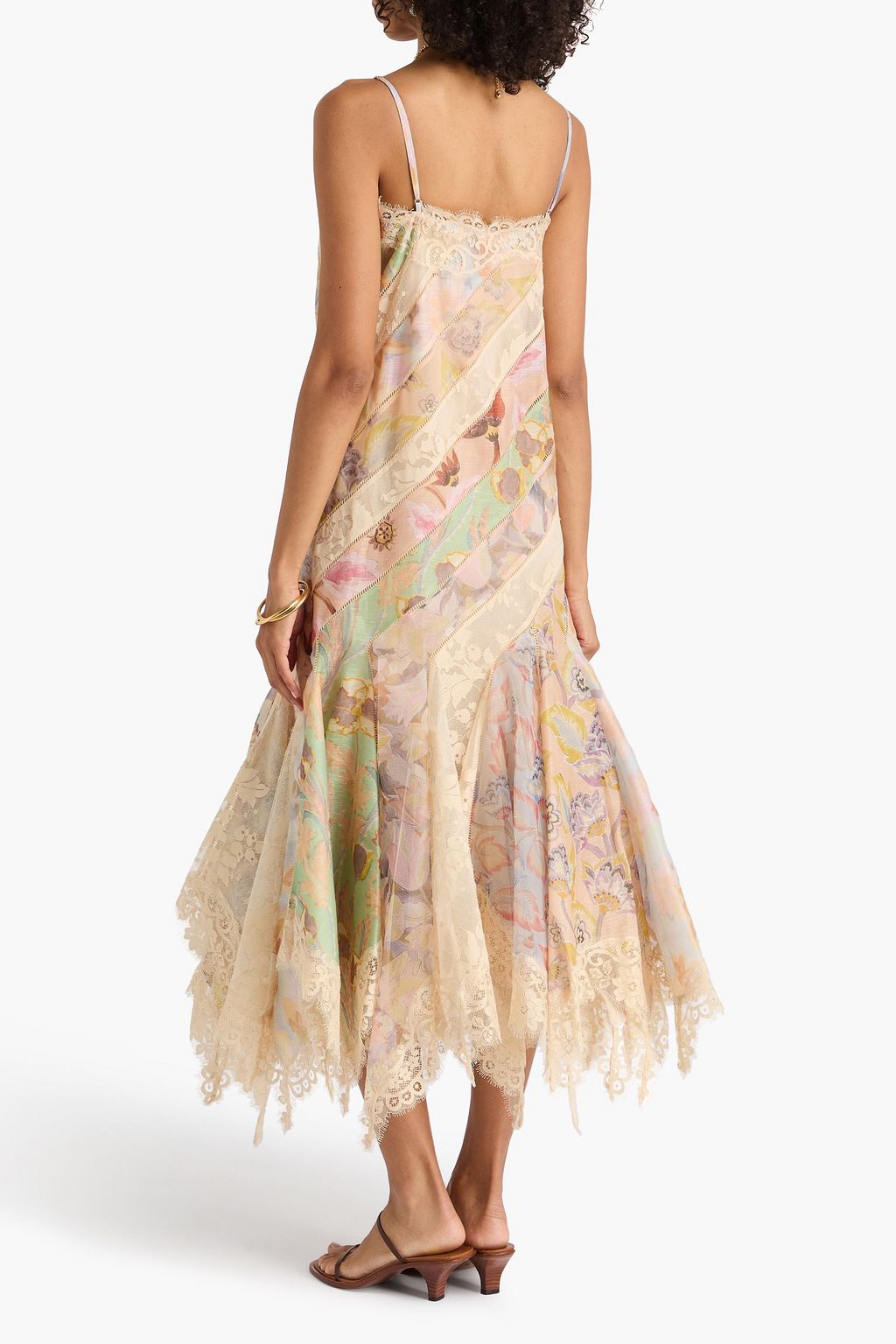 ZIMMERMANN فستان إيدن طويل من الأورغنزا ومزيج حرير والصوف بقِطع محاكة بجانب بعضها البعض من الدانتيل المفرّغ بطبعة الأزهار