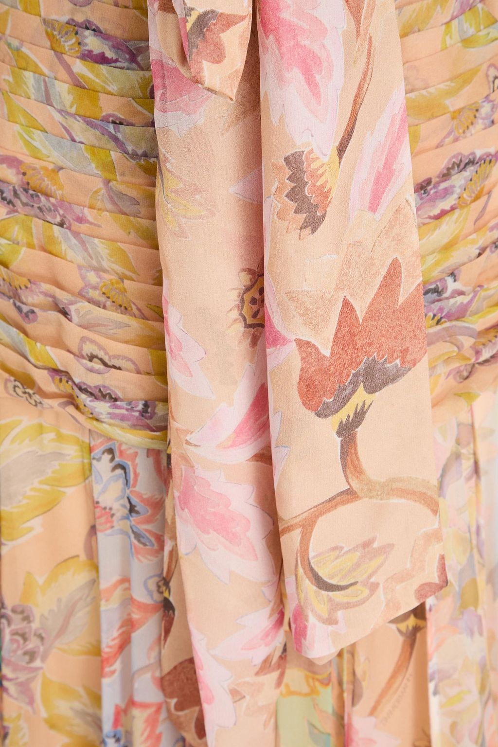 ZIMMERMANN فستان طويل من قماش جورجيت الحريري المطبّع بالورود مع أجزاء مقصوصة