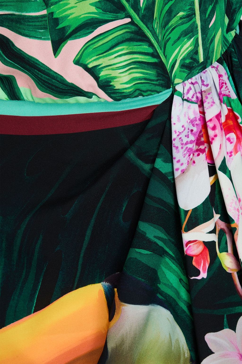 DOLCE&GABBANA فستان متوسط الطول من الكريب الحريري بطبعات وبتصميم منسدل ومكشوف الكتف