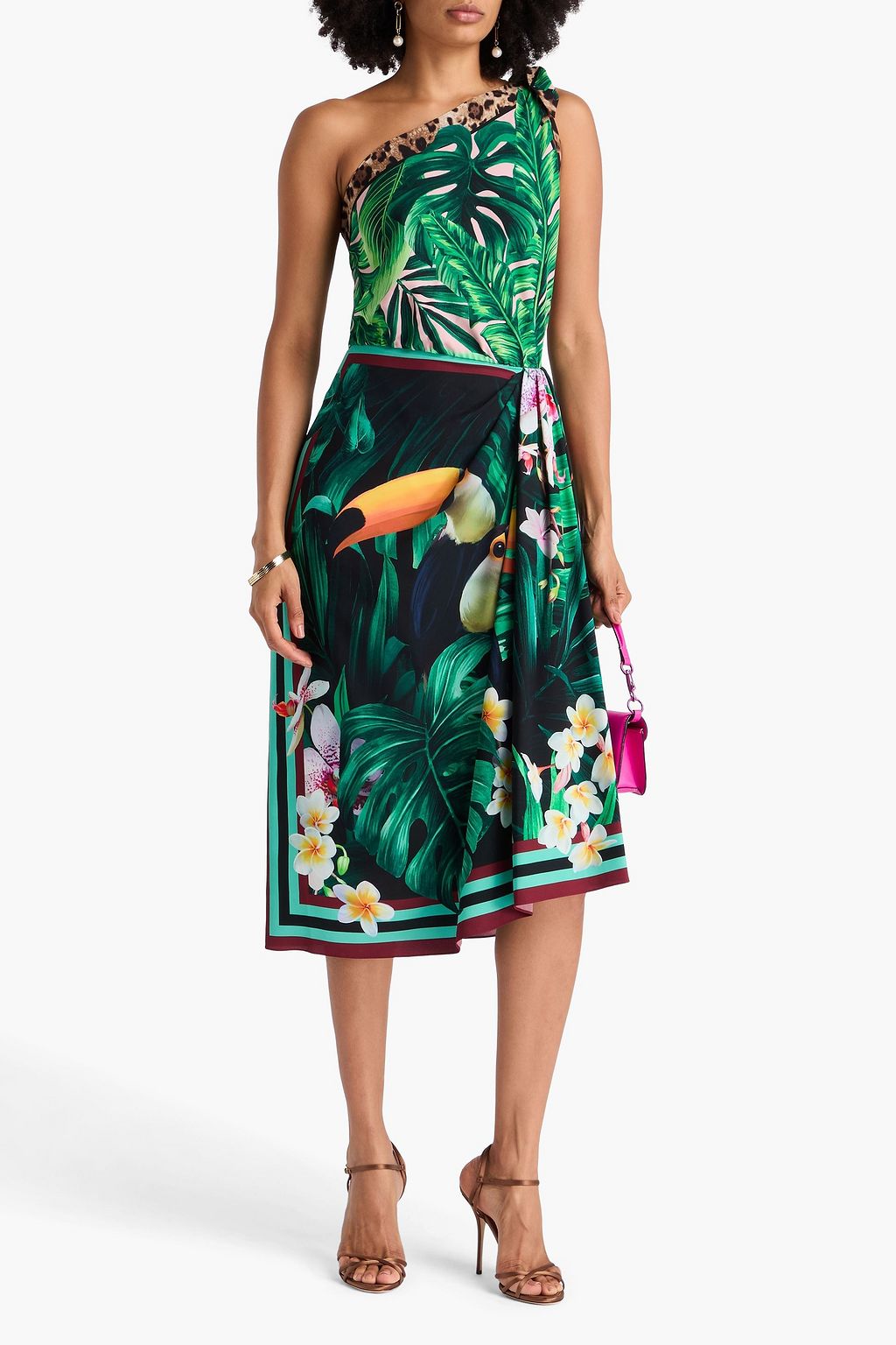 DOLCE&GABBANA فستان متوسط الطول من الكريب الحريري بطبعات وبتصميم منسدل ومكشوف الكتف