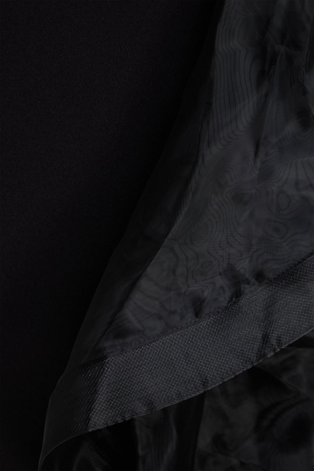 SAFIYAA فستان سهرة "ديري" من الكريب والأورغنزا مكشكش