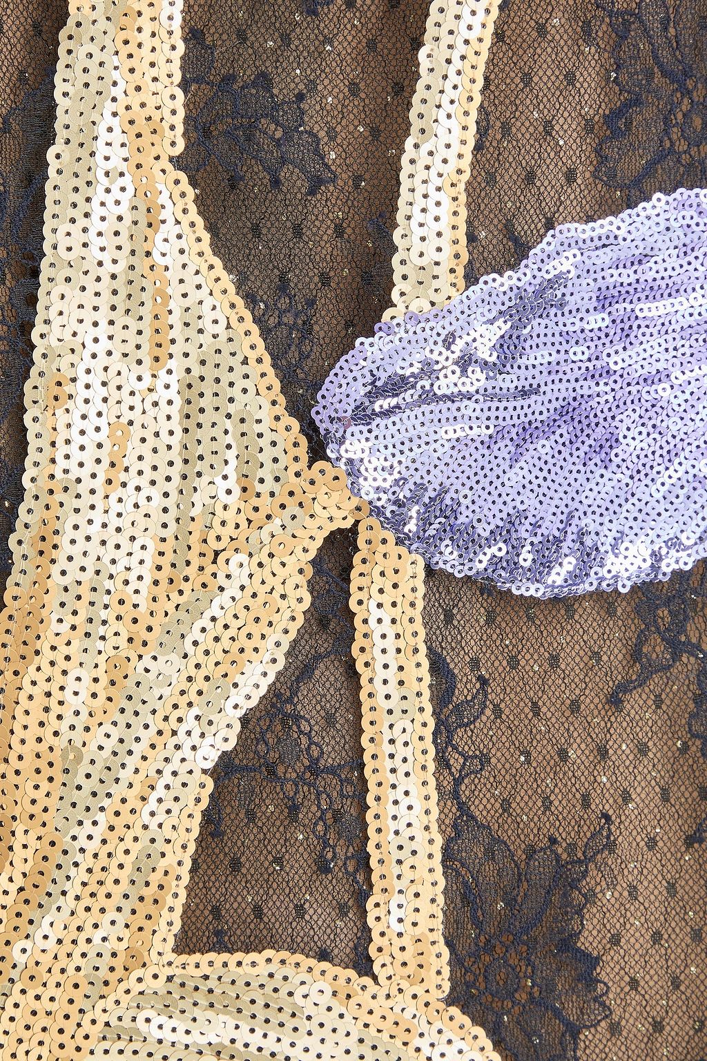 COSTARELLOS فستان سهرة من الدانتيل مزين بالغليتر وبأقراص برّاقة