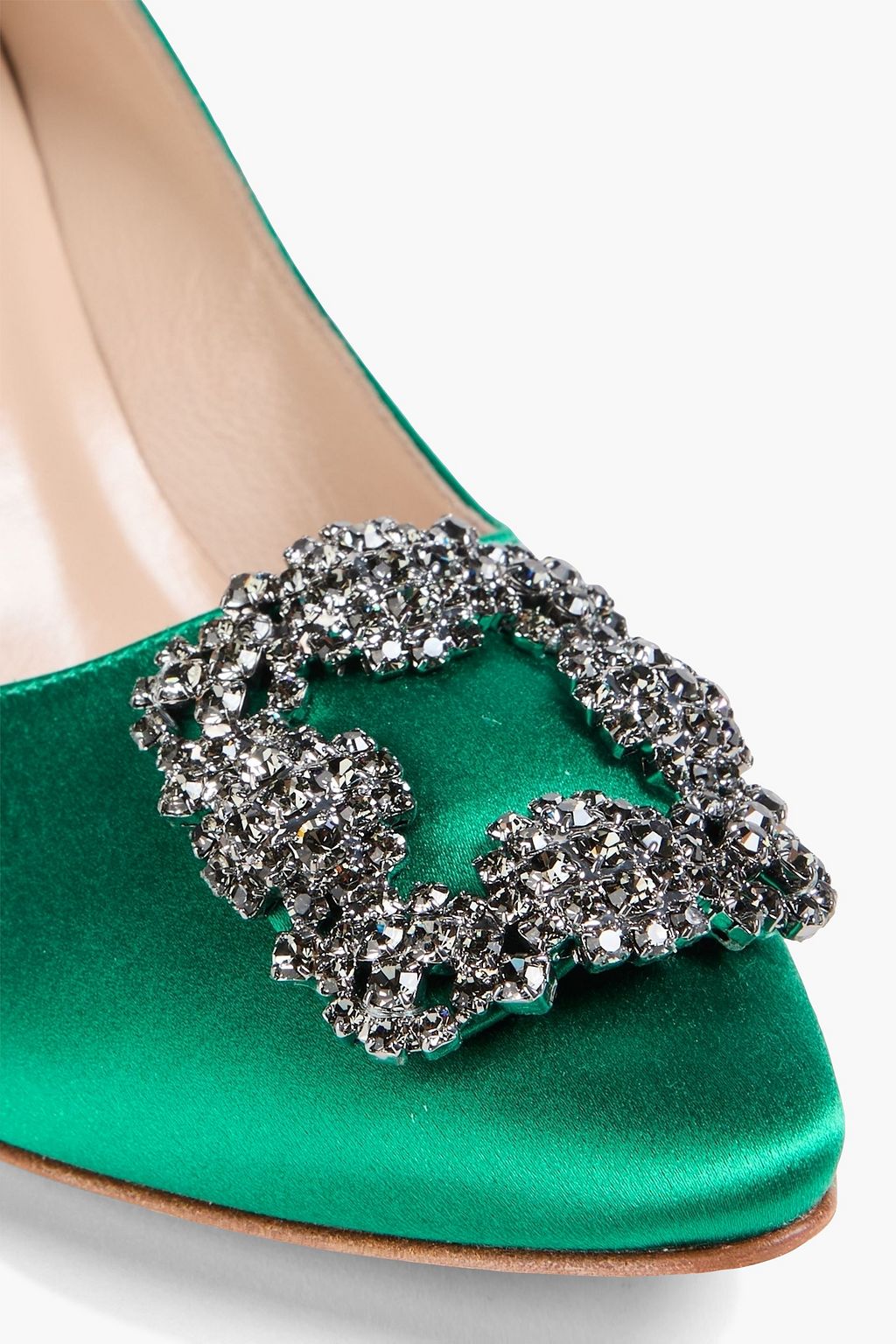 MANOLO BLAHNIK 항이시 크리스털 장식 새틴 펌프스