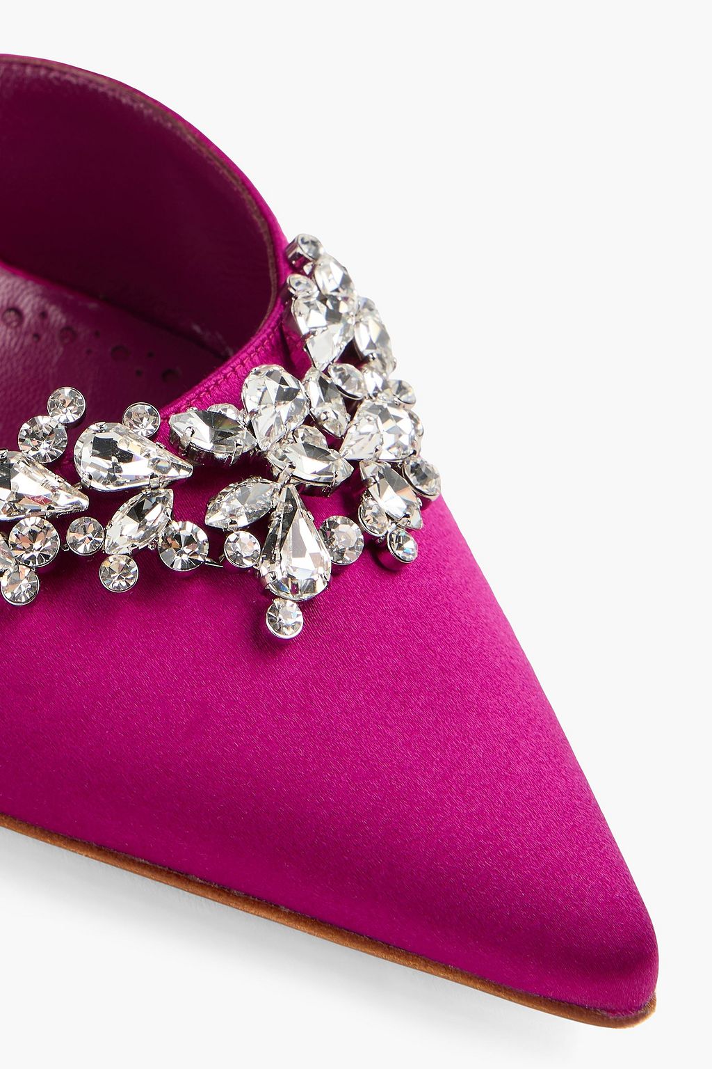 MANOLO BLAHNIK 루럼 크리스털 장식 새틴 뮬