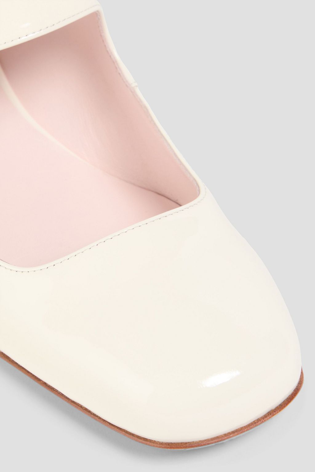 ROGER VIVIER Mary-Jane-Pumps „Tres Vivier“ aus Lackleder mit Verzierung
