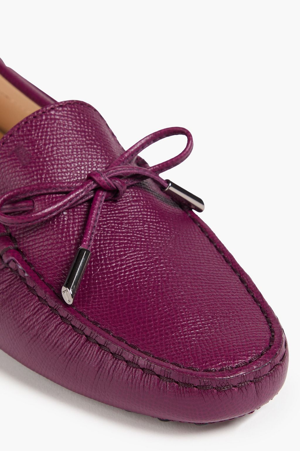 TOD'S 페블 가죽 로퍼