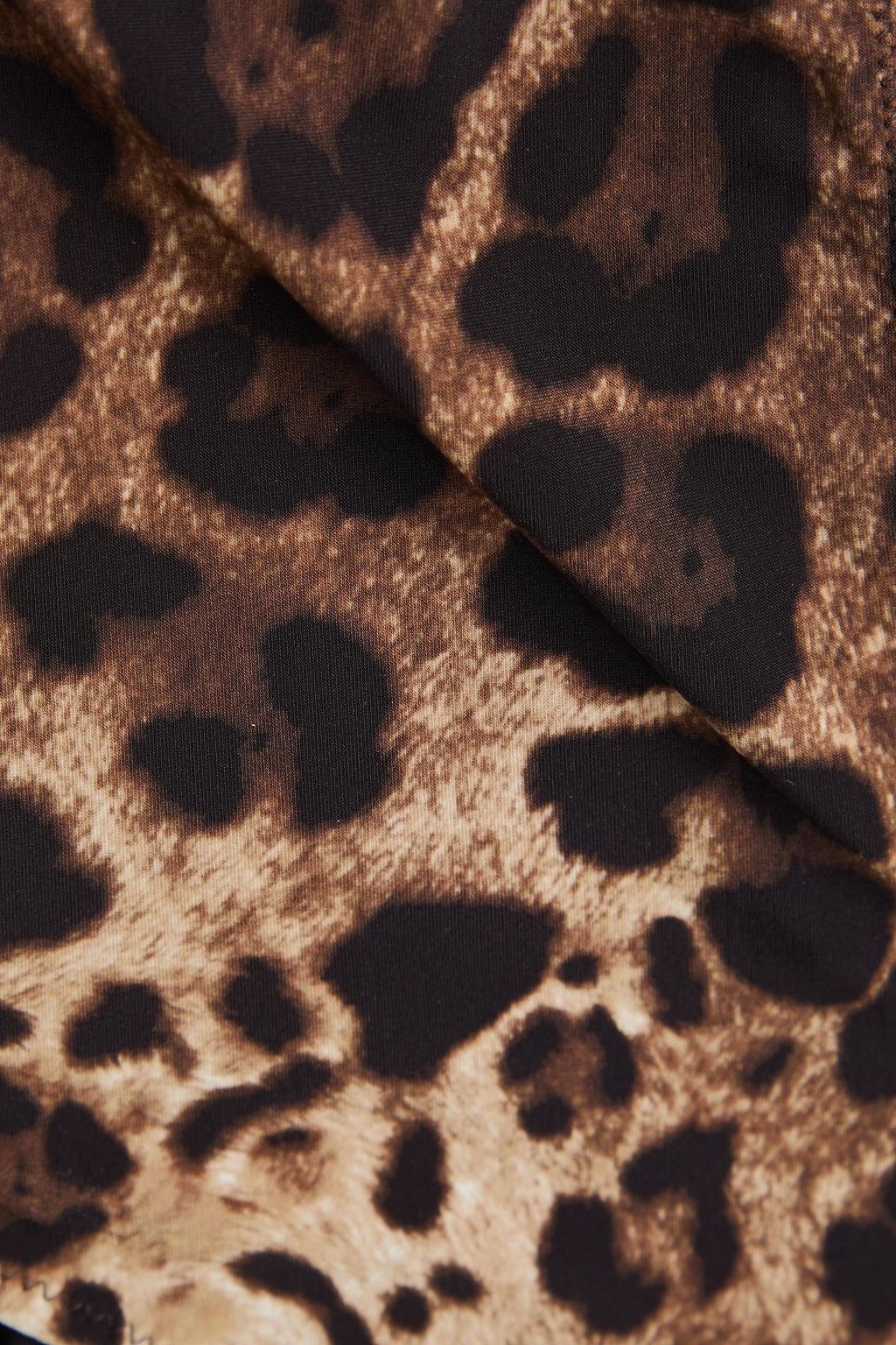 DOLCE&GABBANA لباس سباحة بياقة هالتر الدائرية مزين بطبعة جلد الفهد