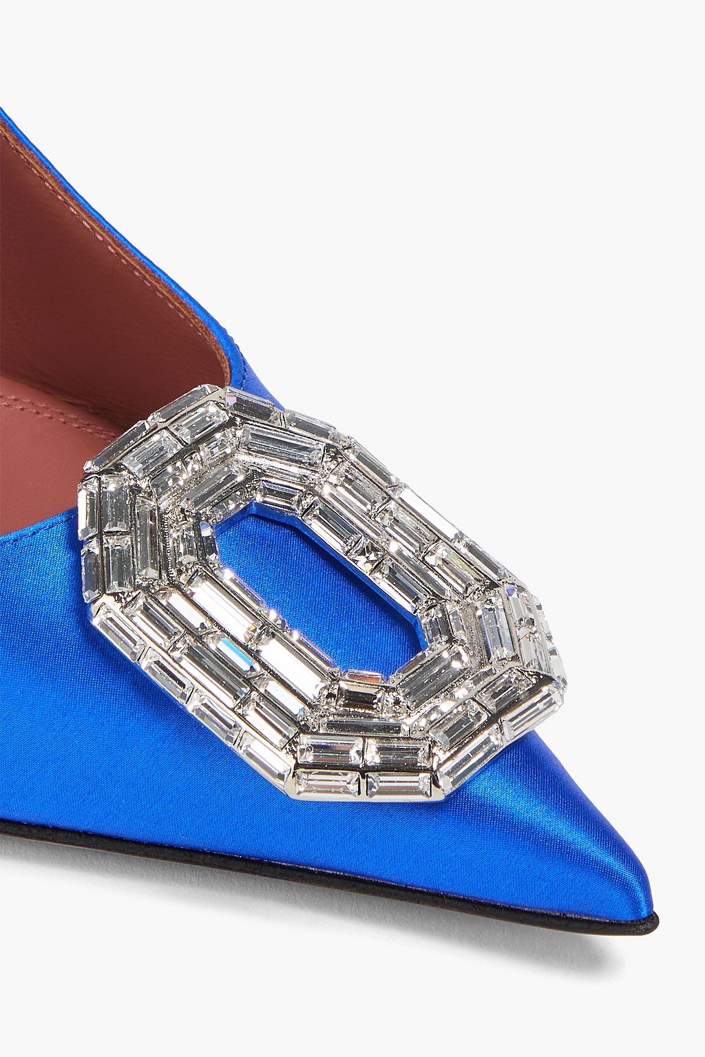 AMINA MUADDI حذاء بامب "كاميليا" من الساتان بتصميم مزركش