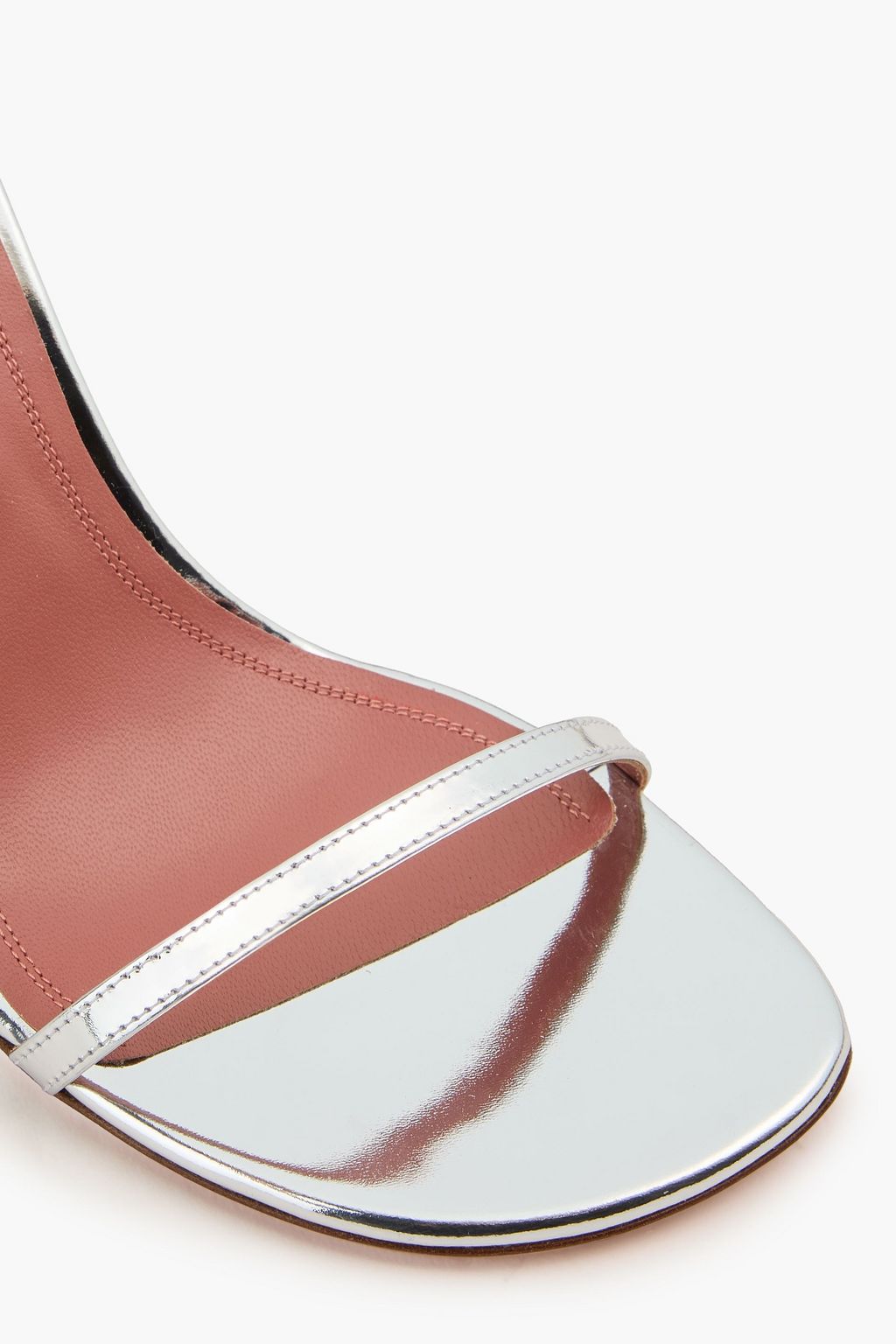 AMINA MUADDI صندل جورجيا من الجلد بلون ميتاليك مزين بالكريستال