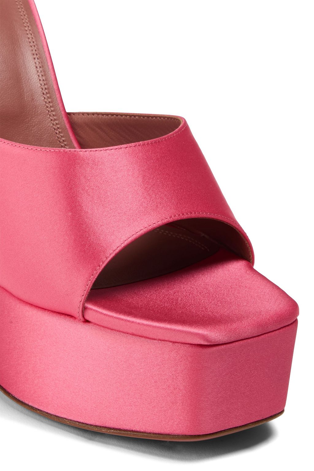 AMINA MUADDI Mules „Dalida“ aus Satin mit Plateau