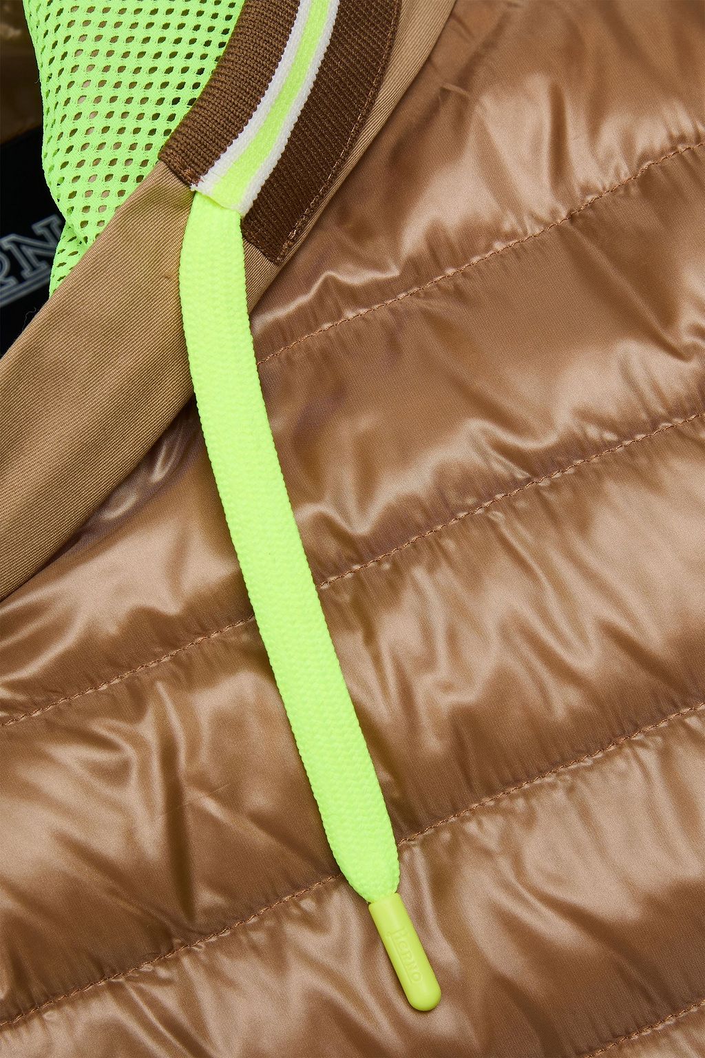 HERNO جاكيت بغطاء رأس من قماش عازل مبطّن