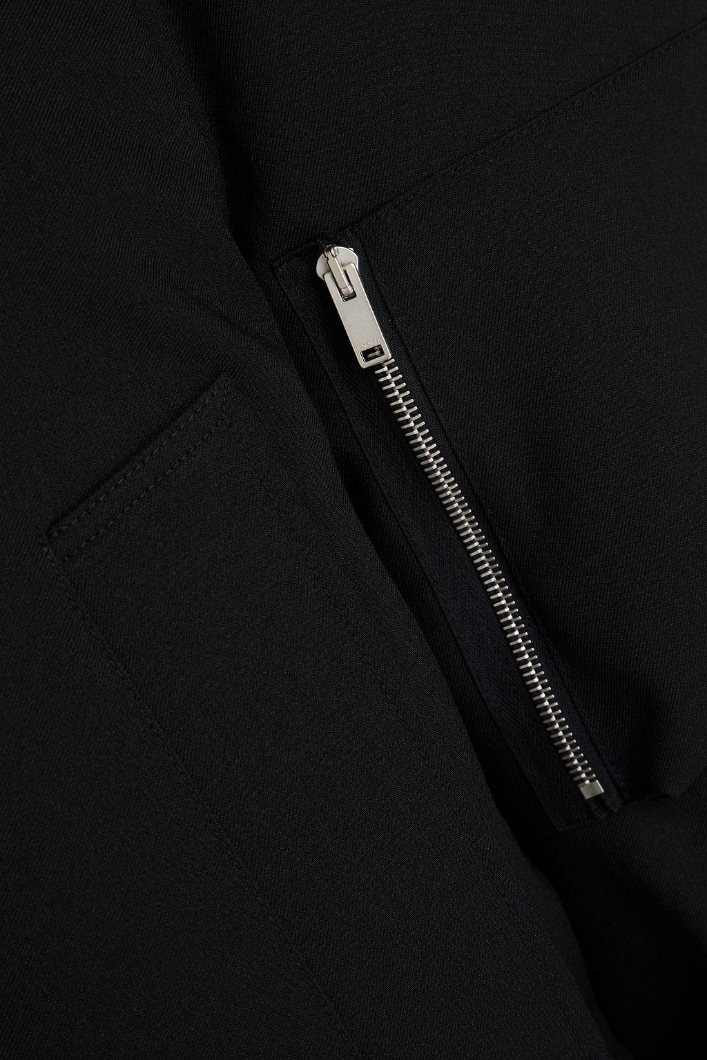 JIL SANDER جاكيت بومر من التويل