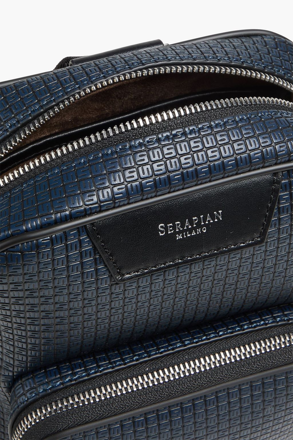 SERAPIAN حقيبة ظهر من الكنفا المطلي بحواف من الجلد بتصميم منقوش