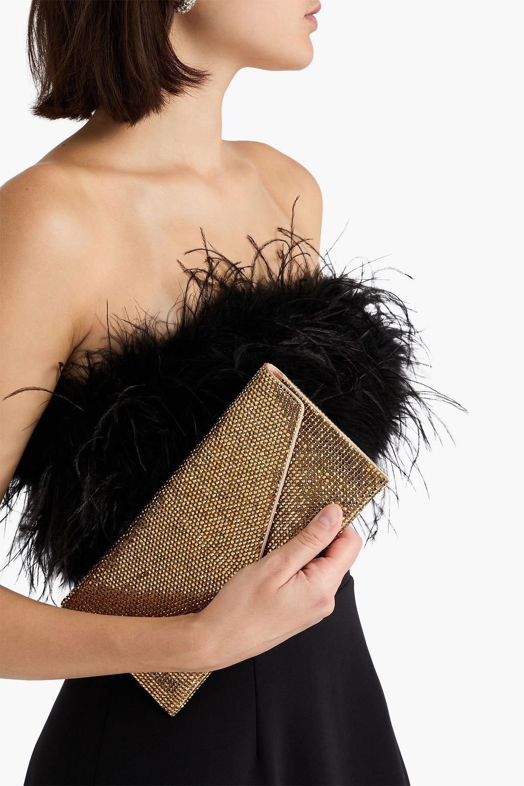 JUDITH LEIBER COUTURE حقيبة كلاتش على شكل مغلف من الساتان مزينة بالكريستال